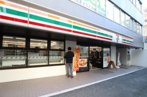 コンビニ　セブンイレブン市谷砂土原町店（コンビニ）まで370m