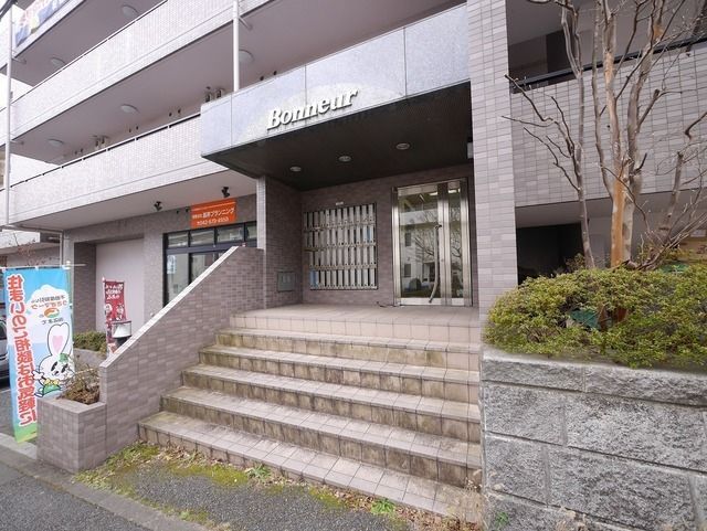 エントランス　★お部屋探しはタウンハウジング高幡不動店まで★