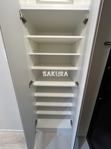玄関　収納豊富なシューズボックスです♪