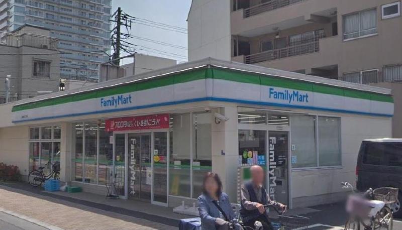 コンビニ　ファミリーマート（コンビニ）まで200m