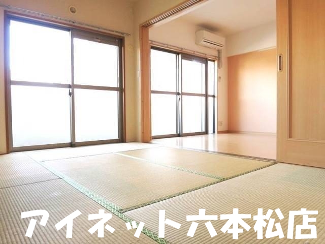 その他部屋・スペース　こちら寝室にいかがでしょうか。