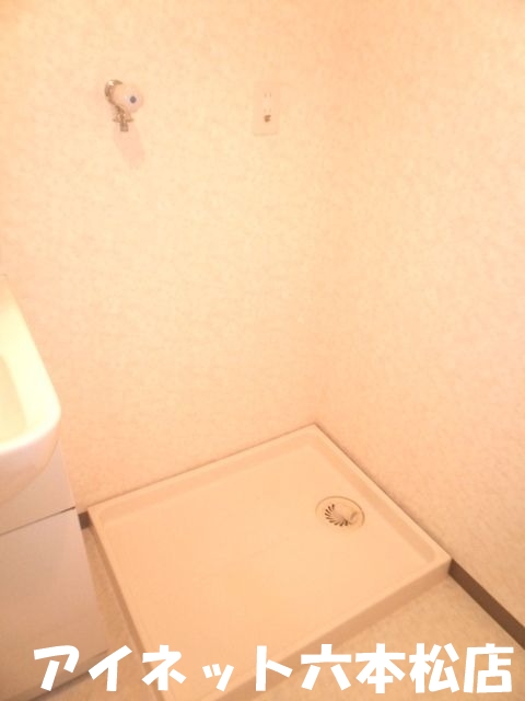 その他設備　洗濯機は室内に置くことができます。