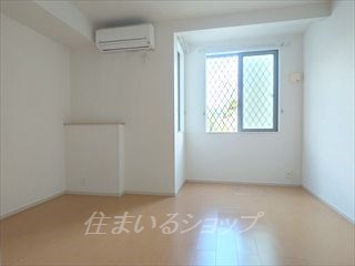 その他部屋・スペース　寝室にもエアコン付き。１階部分です。
