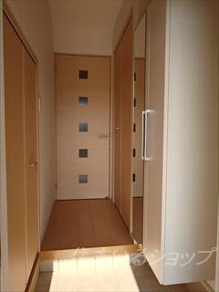 玄関　ミラー付き大型シューズボックス