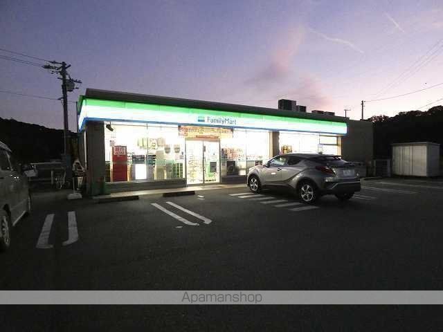 コンビニ　ファミリーマート　湖西坊瀬店（コンビニ）まで515m