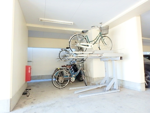 その他共有部分　自転車置き場も確保されています。