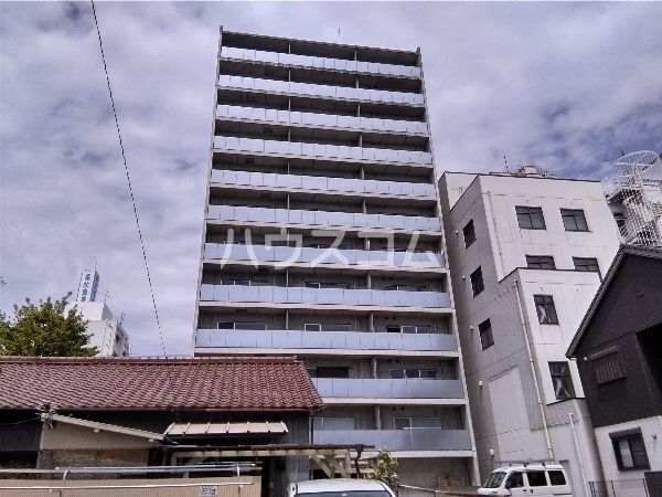 春日井市鳥居松町のマンションの建物外観