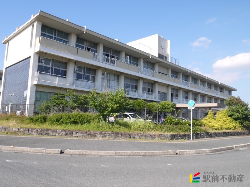 【三潴郡大木町大字八町牟田のマンションの中学校】