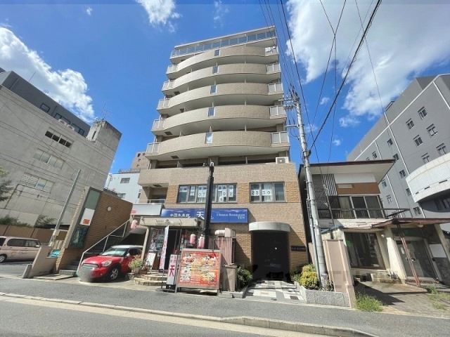 京都市下京区骨屋町のマンションの建物外観