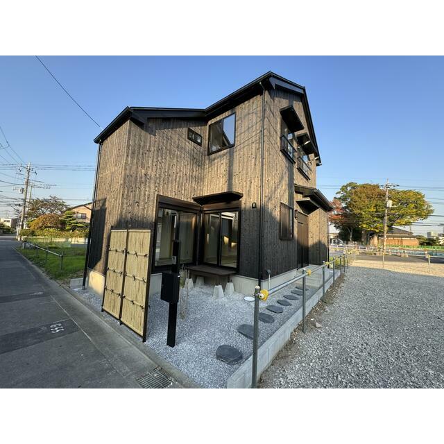 焼杉無垢床賃貸戸建の建物外観