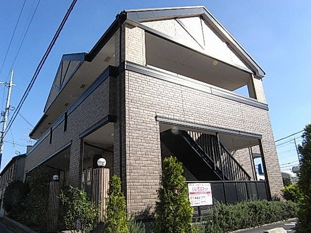 【大和高田市大字築山のマンションの建物外観】