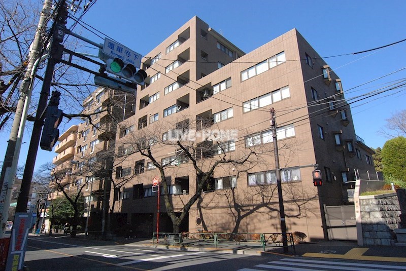 中野区江古田のマンションの建物外観