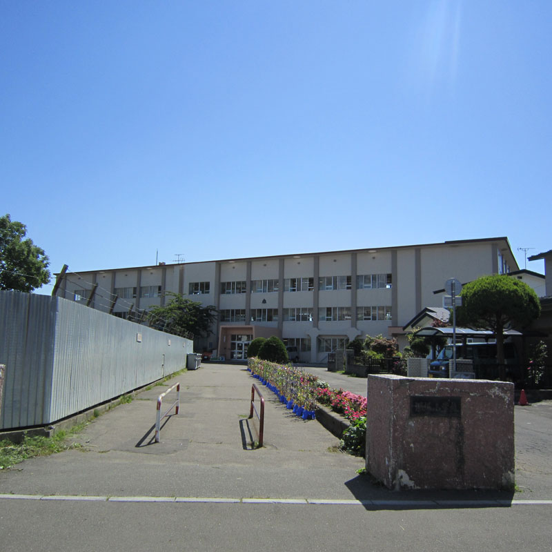 【フォルム花園IIの小学校】