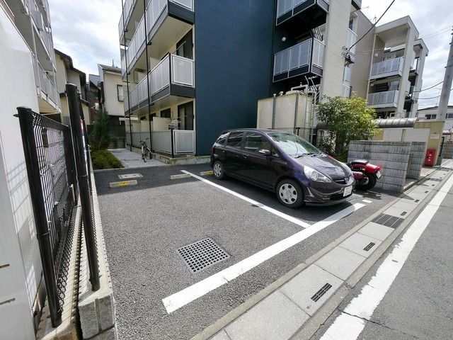 【レオパレスマイムの駐車場】