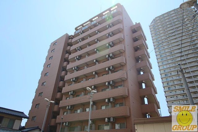 船橋市本町のマンションの建物外観