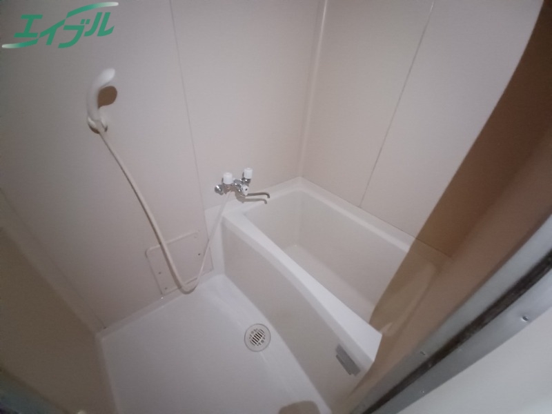 バス・シャワールーム　同物件別室の画像です