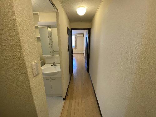 玄関　設備・仕様は号室により異なる為、現況を優先致します