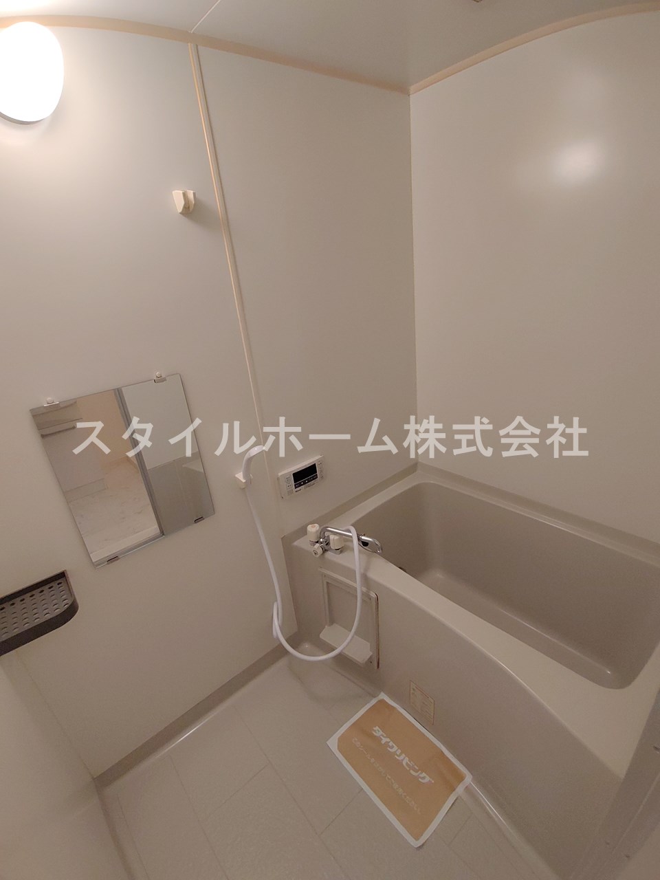 バス・シャワールーム　別部屋写真です。