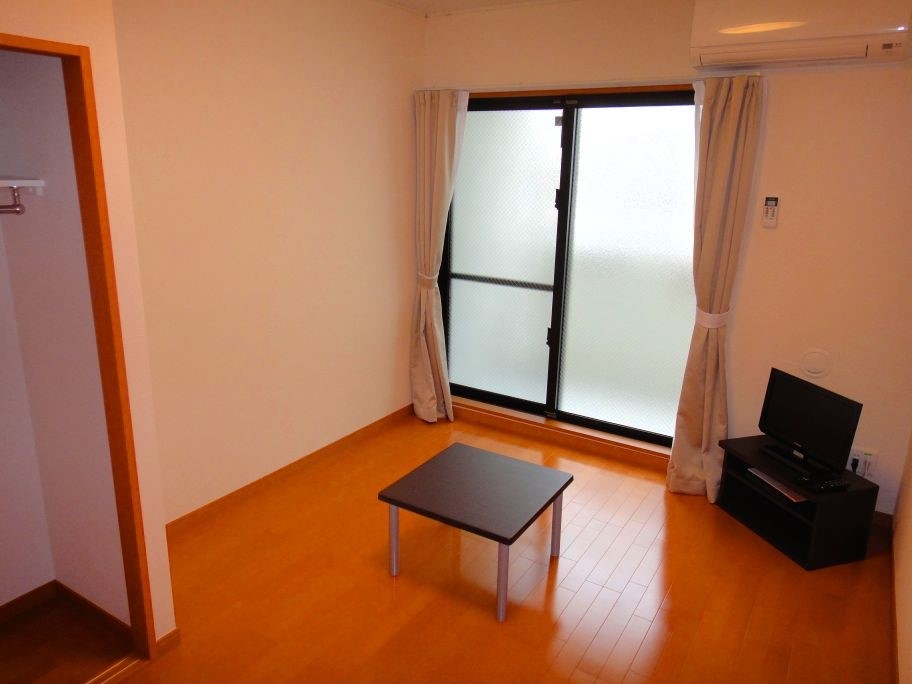 居室・リビング　現状優先です。