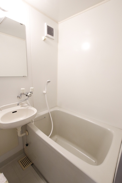 バス・シャワールーム　トイレ同室