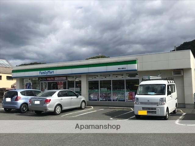 コンビニ　ファミリーマート鳥取大榎町店（コンビニ）まで62m