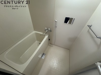 バス・シャワールーム　シンプルなお風呂です。