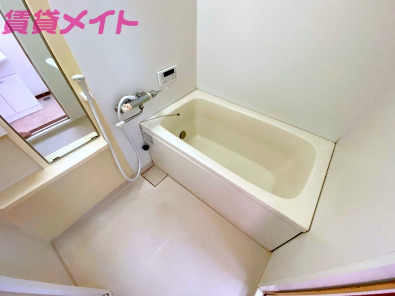 バス・シャワールーム　同型反転参考写真です。