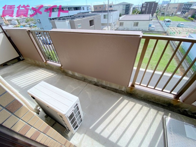 バルコニー　同型反転参考写真です。