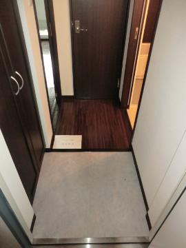 　玄関　玄関から室内