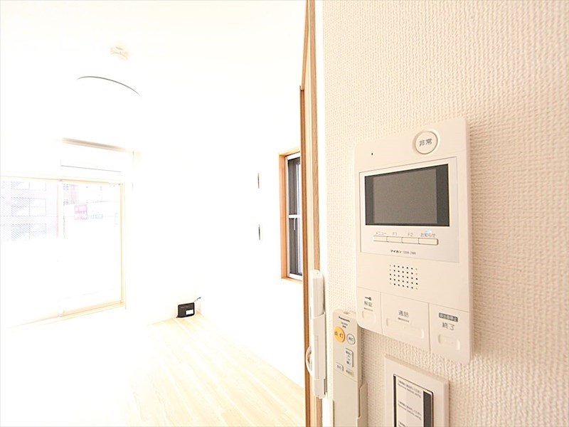 セキュリティ　モニター付きインターホン