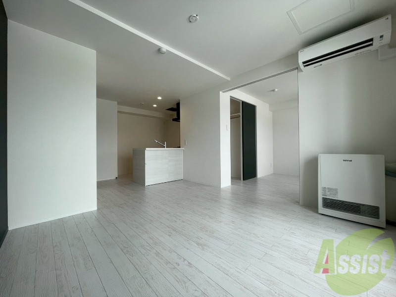 居室・リビング　白を基調とした明るい印象のお部屋になっています！