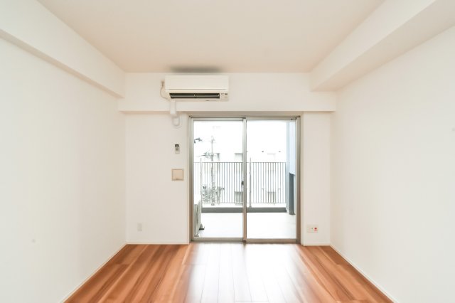 居室・リビング　別号室のものです。現状優先になります。