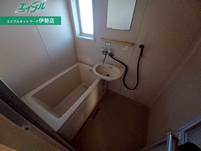 バス・シャワールーム　同物件別部屋の写真