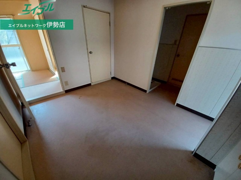 居室・リビング　同物件別部屋の写真