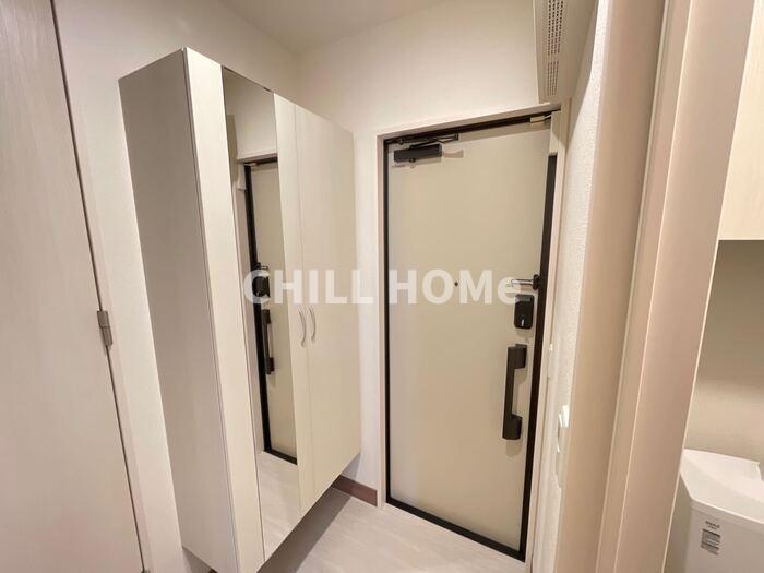 玄関　当社、チルホームのHPもご覧ください(^^)/物件情報多数♪