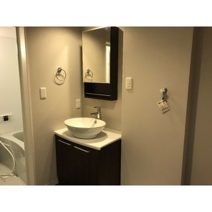 洗面設備　朝の支度にも助かる、独立の洗髪洗面化粧台