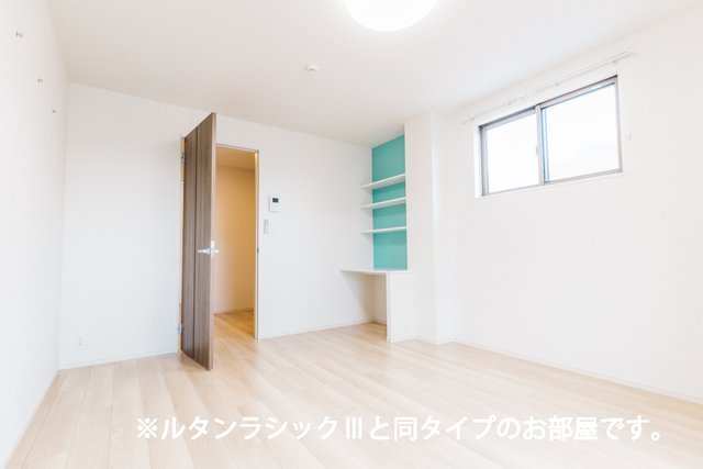 居室・リビング　こちらの居間で趣味の時間をお楽しみください