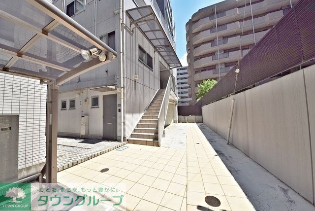 エントランス　物件入口付近