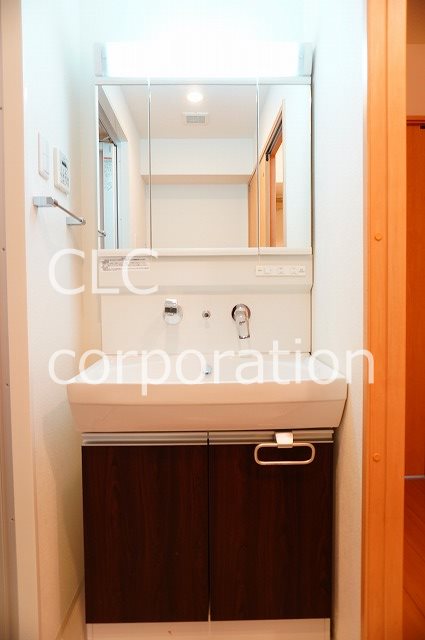 洗面設備　※同仕様写真使用