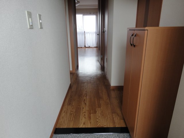 その他部屋・スペース　廊下と玄関