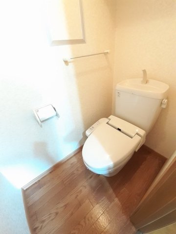 トイレ　落ち着いたトイレです