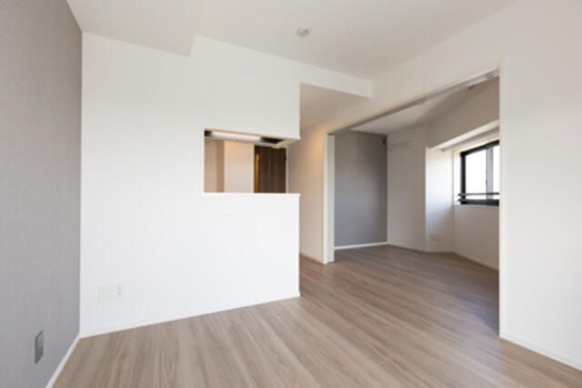 居室・リビング　※同建物内・別タイプの参考写真です。