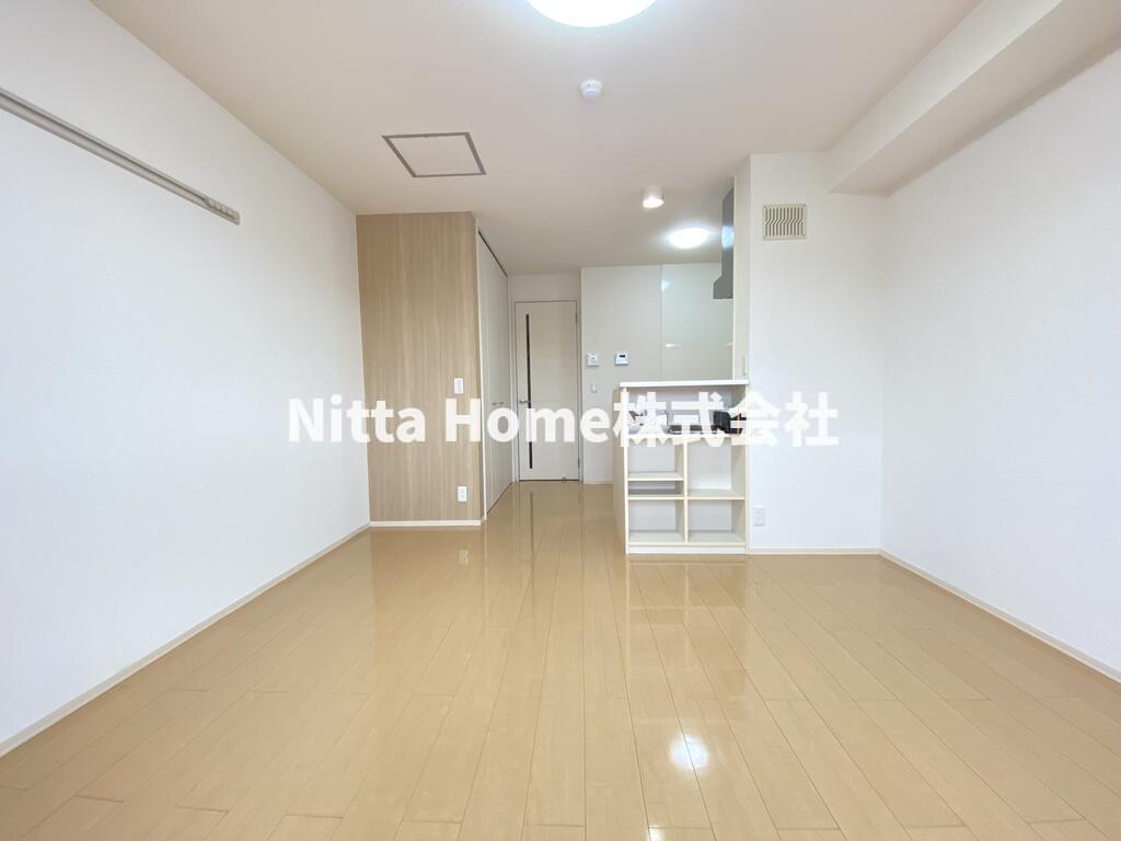 居室・リビング　リビングは12.25帖です♪