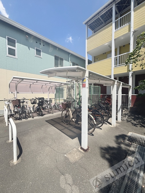 その他共有部分　屋根付き駐輪場完備♪