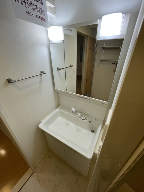 洗面設備　★三面鏡付き洗面台★