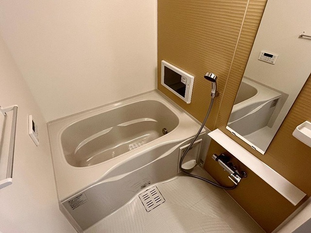 バス・シャワールーム　浴室乾燥機能付きです。