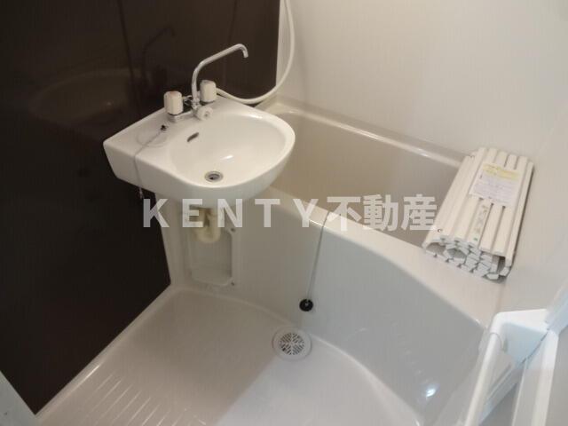 バス・シャワールーム　ゆったり過ごせるお風呂です