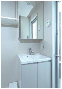 洗面設備　同一仕様。