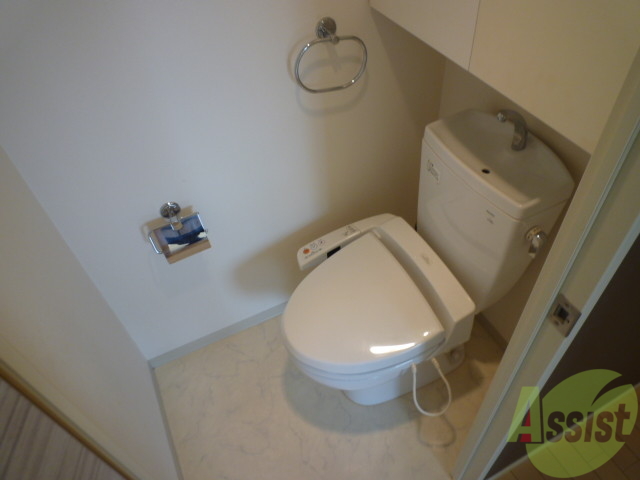 トイレ　ウォシュレットつきのきれいなトイレです