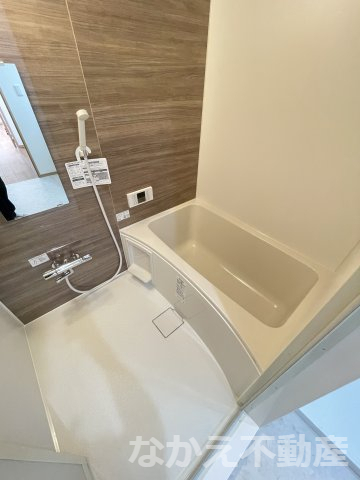 バス・シャワールーム　コンパクトで使いやすいお風呂です